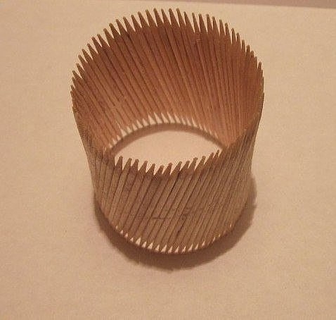 Ваза из зубочисток