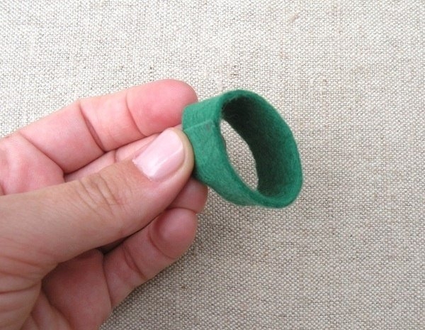 Простой бантик для украшения подарка