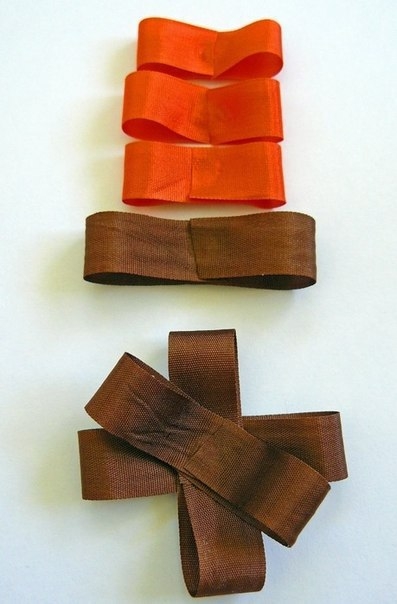 Бантик из лент для упаковки подарков
