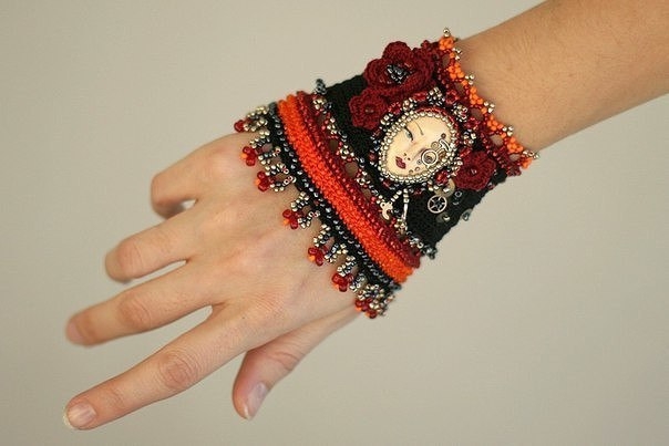 Вязаные браслетики. Идеи для вдохновения.