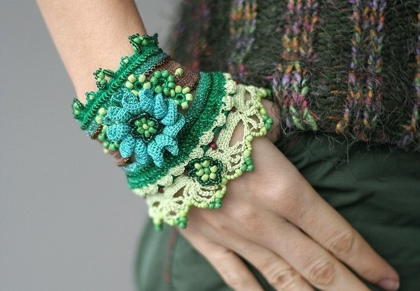 Вязаные браслетики. Идеи для вдохновения.
