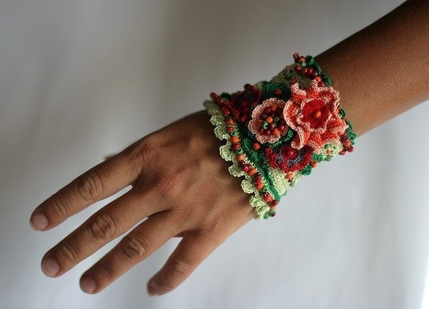 Вязаные браслетики. Идеи для вдохновения.