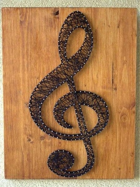 Идея для панно. С помощью гвоздей и ниток