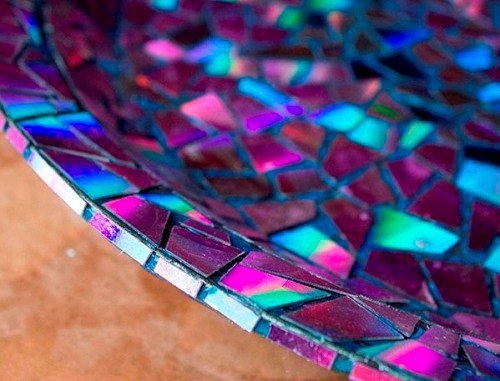 Мозаика на керамическом блюде Мозаика на керамическом блюде