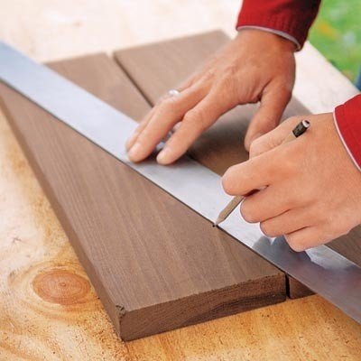 Парник из старой оконной рамы.