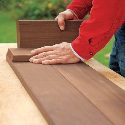 Парник из старой оконной рамы.