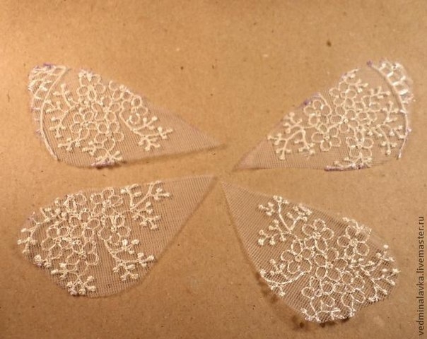 Текстильная брошь - мотылек