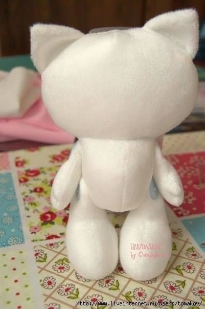 Шьем кошечку. Мастер класс+выкройка.