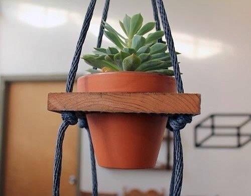 Подвеска для цветов своими руками.