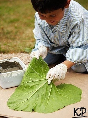 Дорожка из листьев