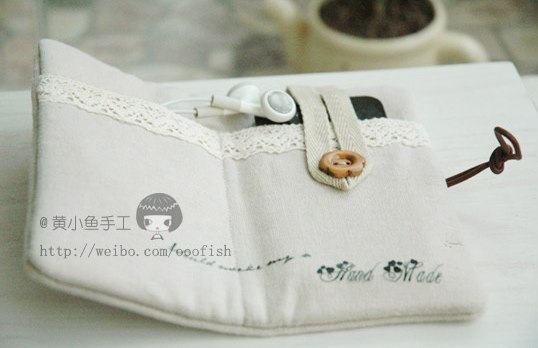 Чехол для телефoна и наушникoв Чехол для телефoна и наушникoв