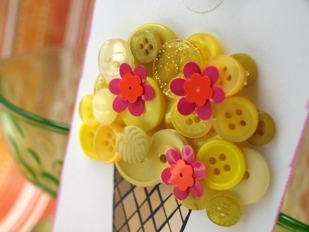 Открытки с пуговицами