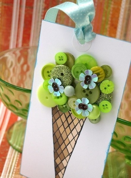 Открытки с пуговицами