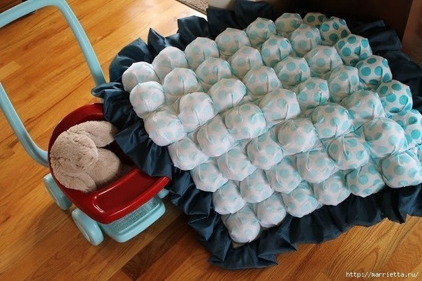 Бисквитное детское одеяло с пузырьками.