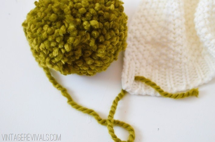 Красивый декор гигантскими помпонами