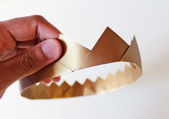 Бумажная корона для маленькой принцессы