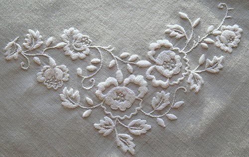 НУ ОЧЕНЬ КРАСИВО!БЕЛЫМ ПО БЕЛОМУ: ВЫШИВКА В СТИЛЕ MOUNTMELLICK! НУ ОЧЕНЬ КРАСИВО!БЕЛЫМ ПО БЕЛОМУ: ВЫШИВКА В СТИЛЕ MOUNTMELLICK!