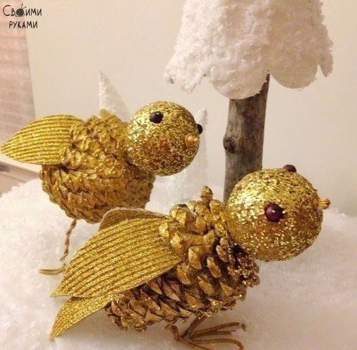 Птичка из сосновой шишки Птичка из сосновой шишки