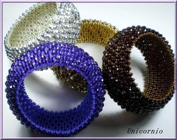 браслетик из бисера