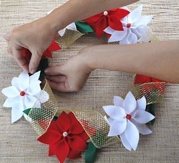 Рождественская пуансеттия из фетра