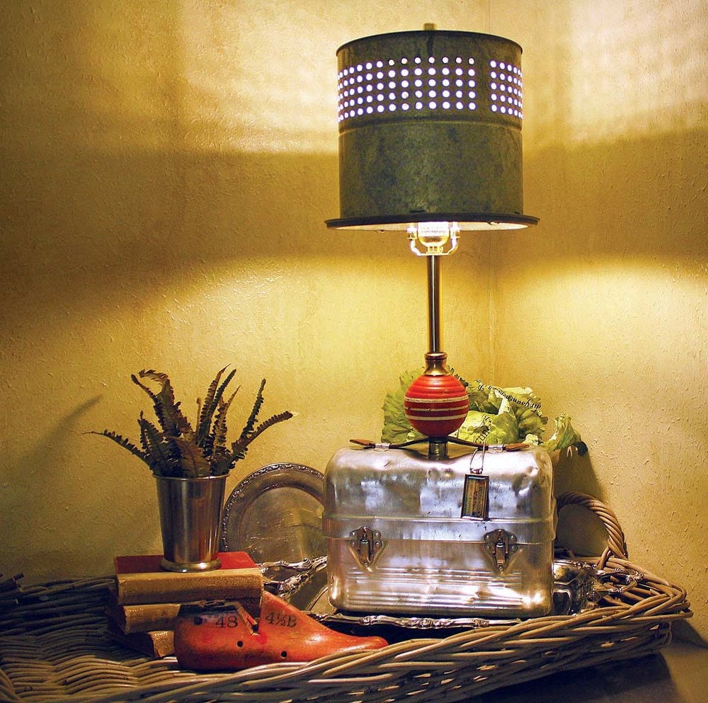 Лампы из подручных материалов: 10 безумных идей