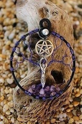 Из проволоки и бусин...