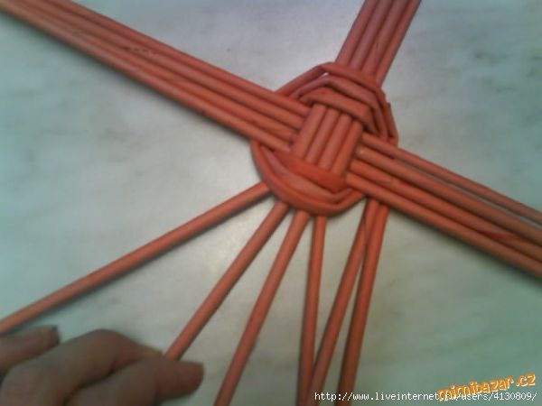 Тыква из газетных трубочек