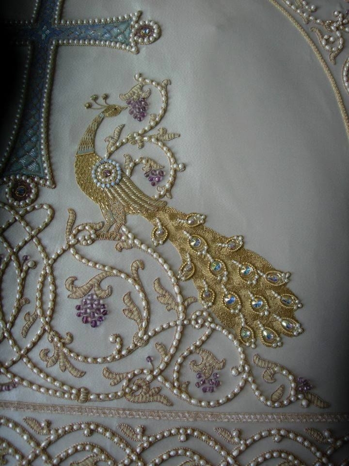 Вышивка золотыми нитями
