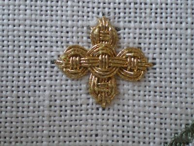 Вышивка золотыми нитями