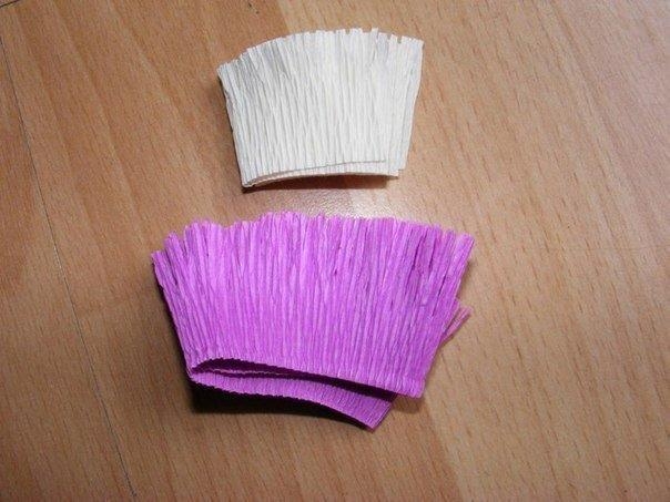 Герберы из гофрированной бумаги.