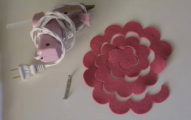 Розочки из фетра