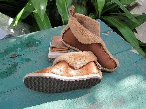 Шьем теплую домашнюю обувь из старой дубленки