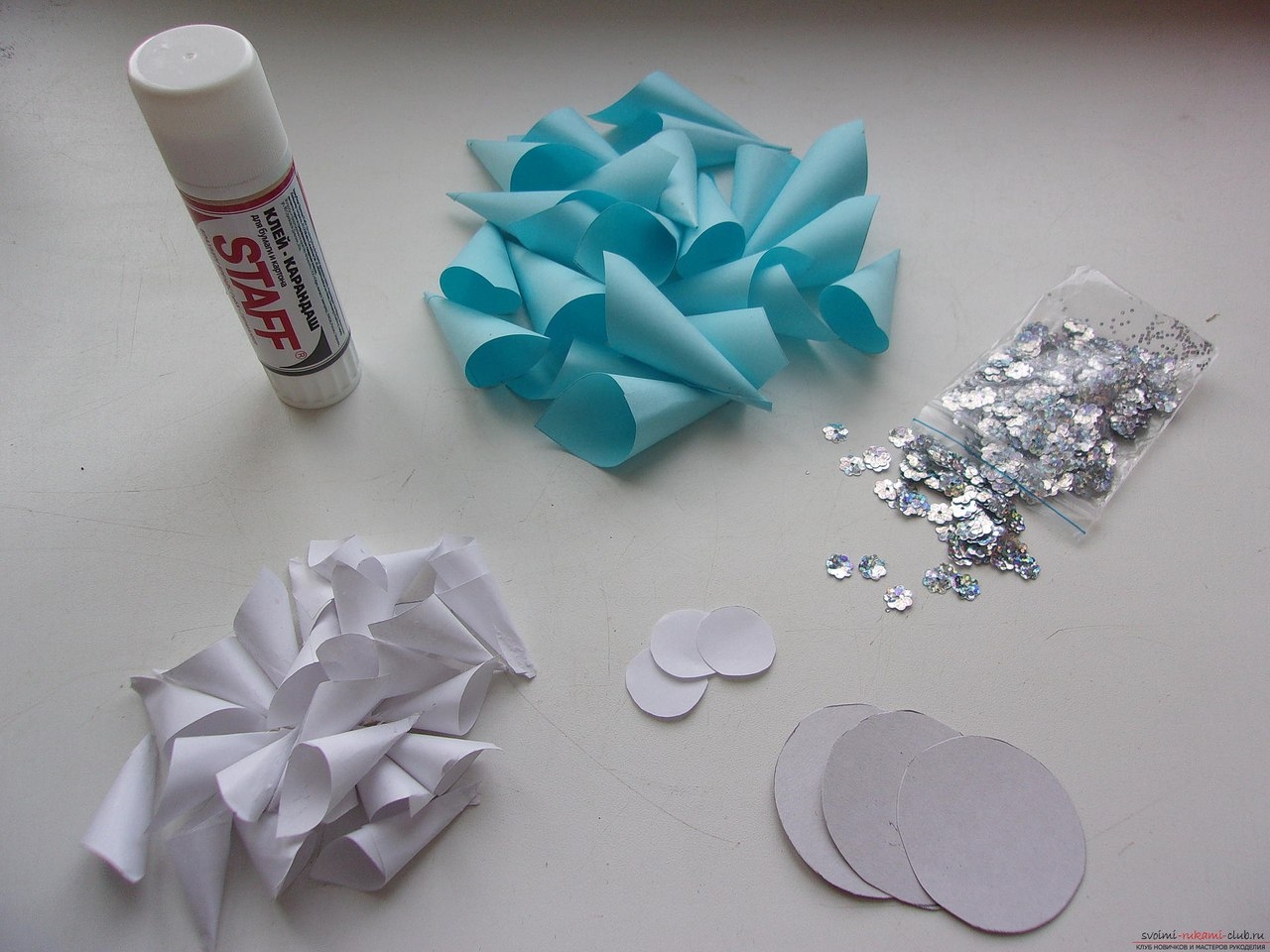 Снежинки из бумаги. Мастер-класс