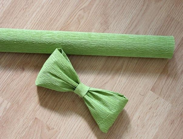 Бантики из гофрированной бумаги для праздничной гирлянды
