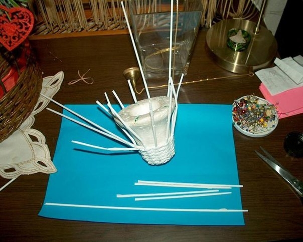 Колокольчик. МК по созданию новогодних украшений из газетных трубочек Колокольчик. МК по созданию новогодних украшений из газетных трубочек