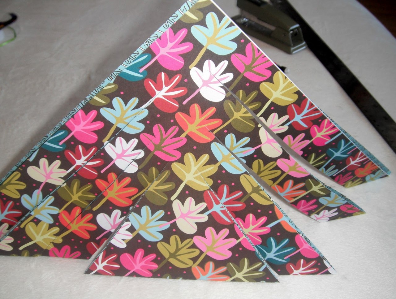 Как сделать красивую снежинку из бумаги