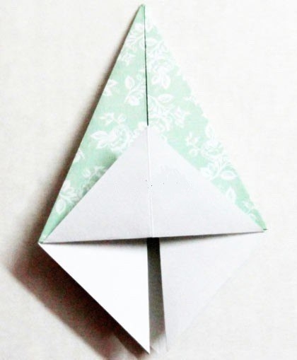 Елка из бумаги