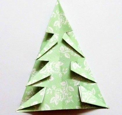 Елка из бумаги