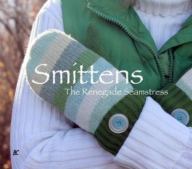 Тёплые рукавички из старых свитеров