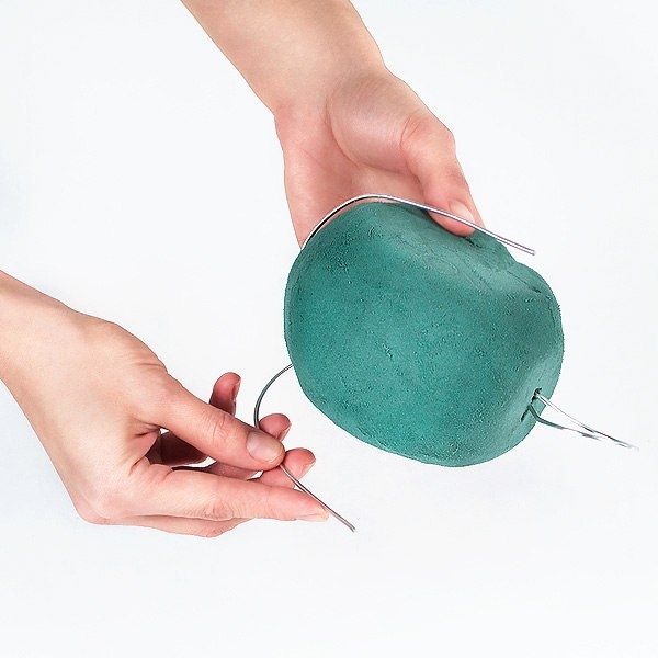 Новогодний шар из «Чупа-чупсов» Новогодний шар из «Чупа-чупсов»