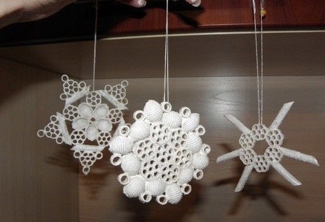 Снежинки из макарон (для тех, кто готов использовать продукты) Снежинки из макарон (для тех, кто готов использовать продукты)