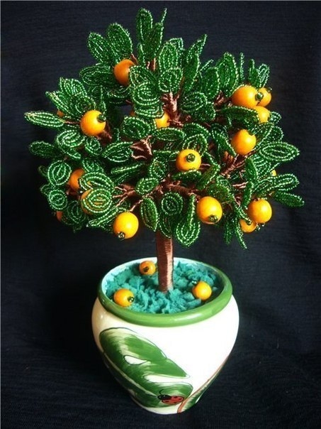 Апельсиновое дерево из бисера.