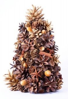 Немного идей для применения шишек в новогоднем декоре