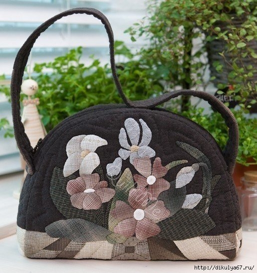 Лоскутное шитье. Сумочки с аппликациями Лоскутное шитье. Сумочки с аппликациями