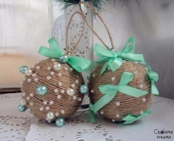 Декор новогодних шариков из шпагата. Идея для вдохновения.