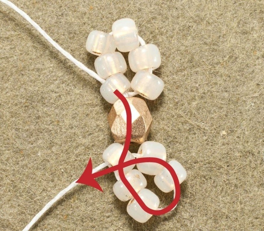 Серьги - снежинки из бисера