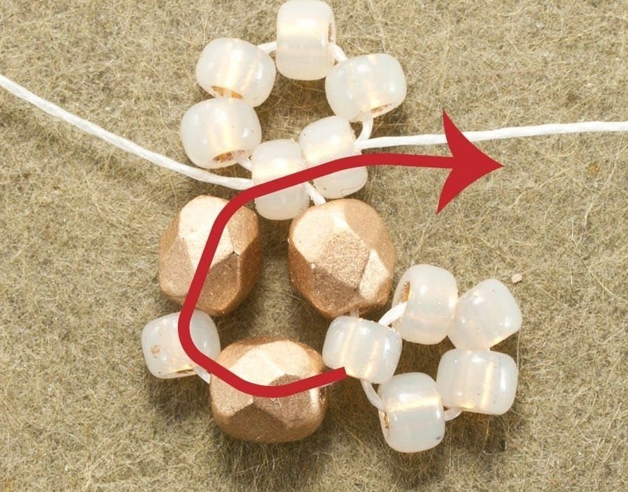 Серьги - снежинки из бисера