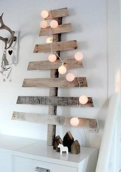 Необычные настенные ёлочки