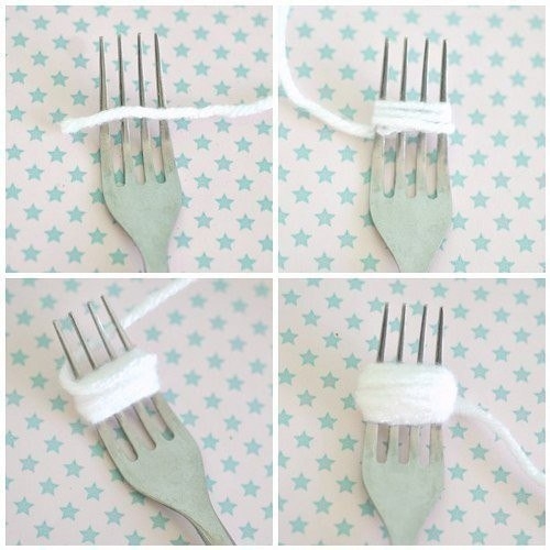 Украшаем окна гирляндами из помпонов