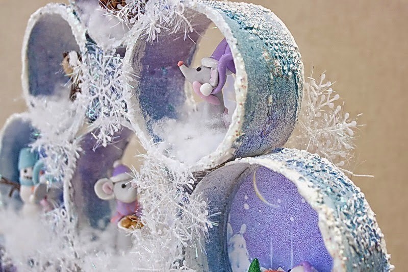 Ёлка из бобин из-под скотча